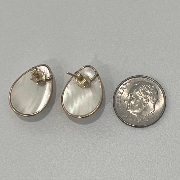 Pear-Shaped Mabe Earrings - Picture 3 of 4